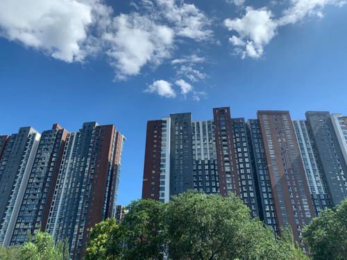 鄭州房產(chǎn) 開(kāi)發(fā)商降價(jià)賣房求生存 鄭州樓市前行艱難